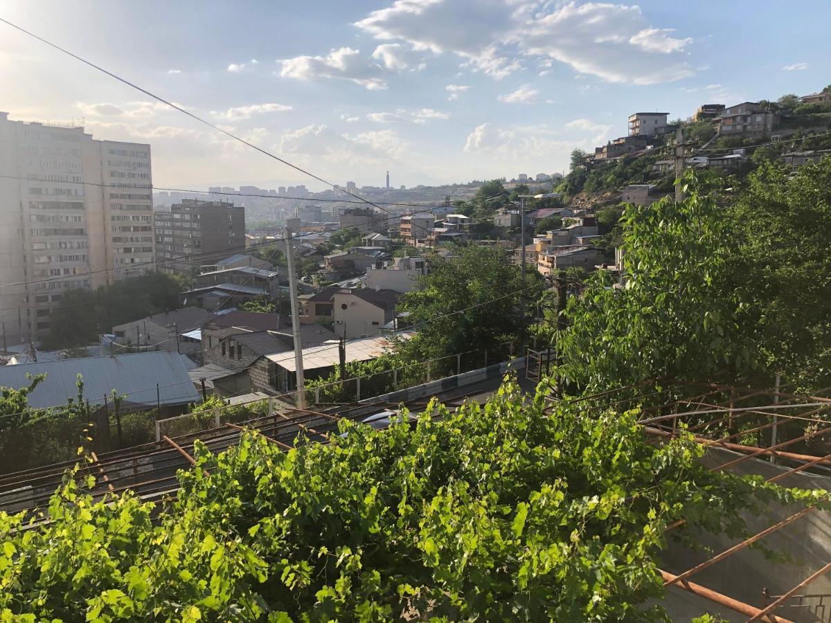 Hillside Guest House Yerevan Bagian luar foto