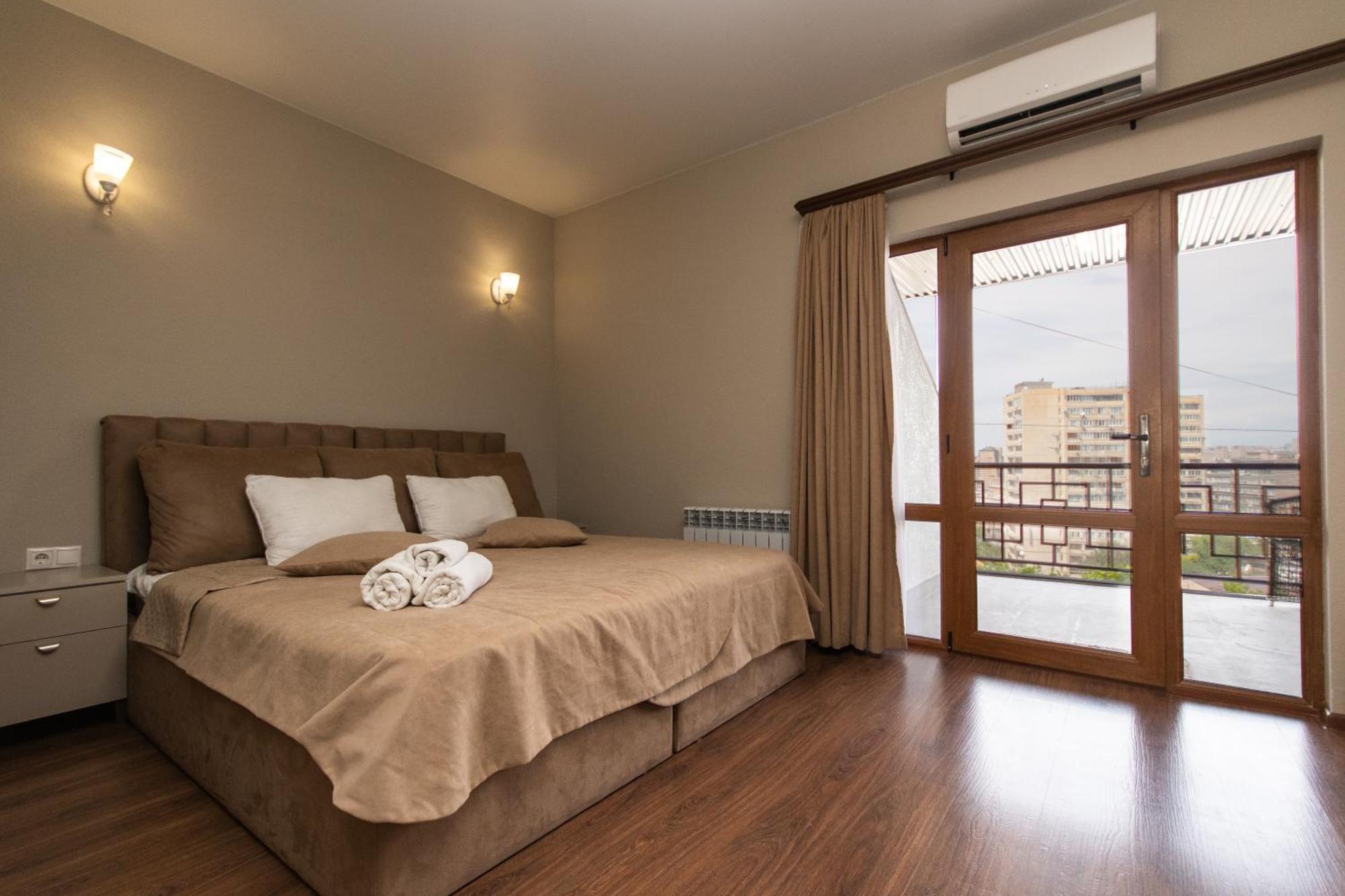 Hillside Guest House Yerevan Bagian luar foto