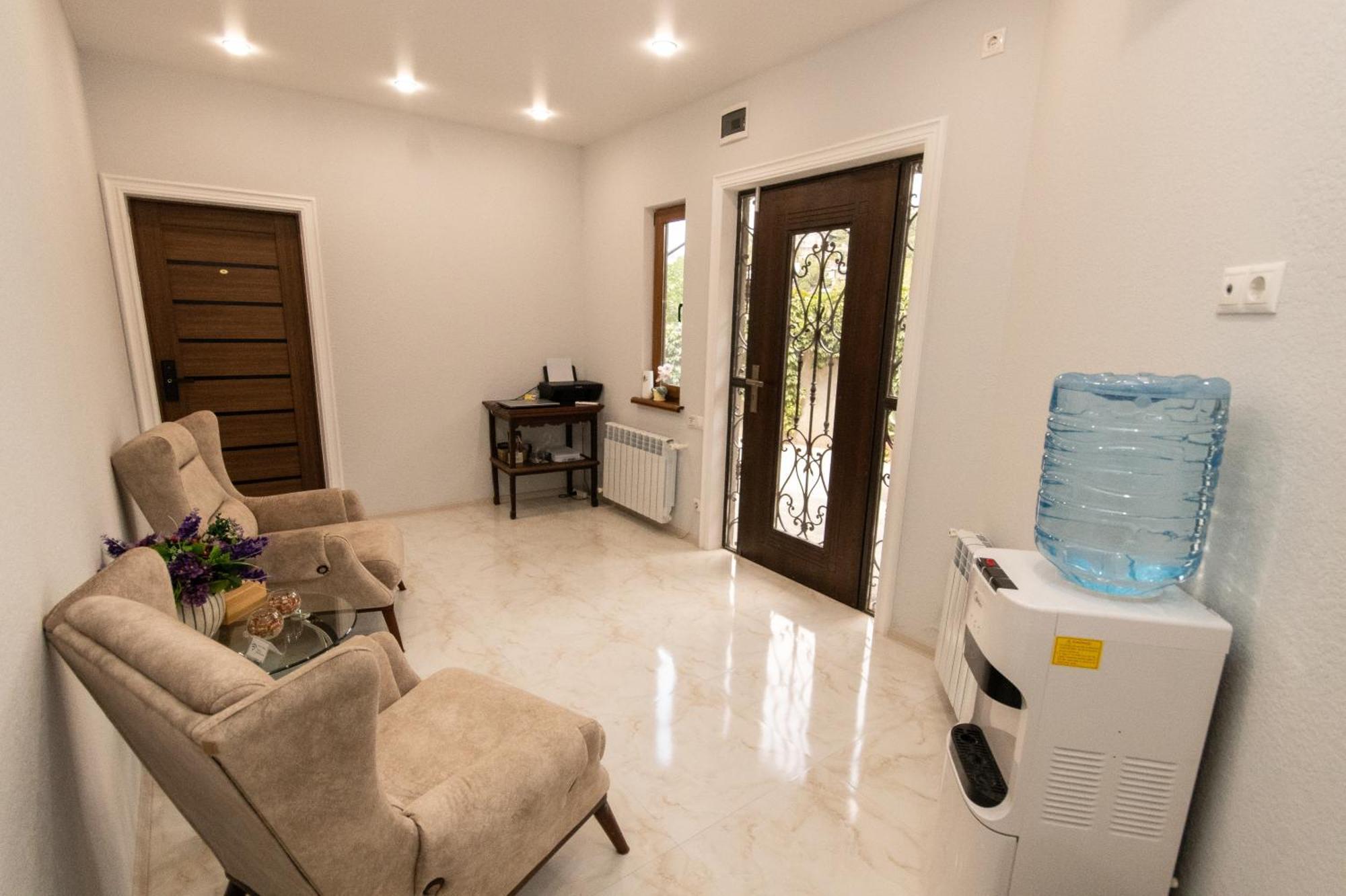 Hillside Guest House Yerevan Bagian luar foto