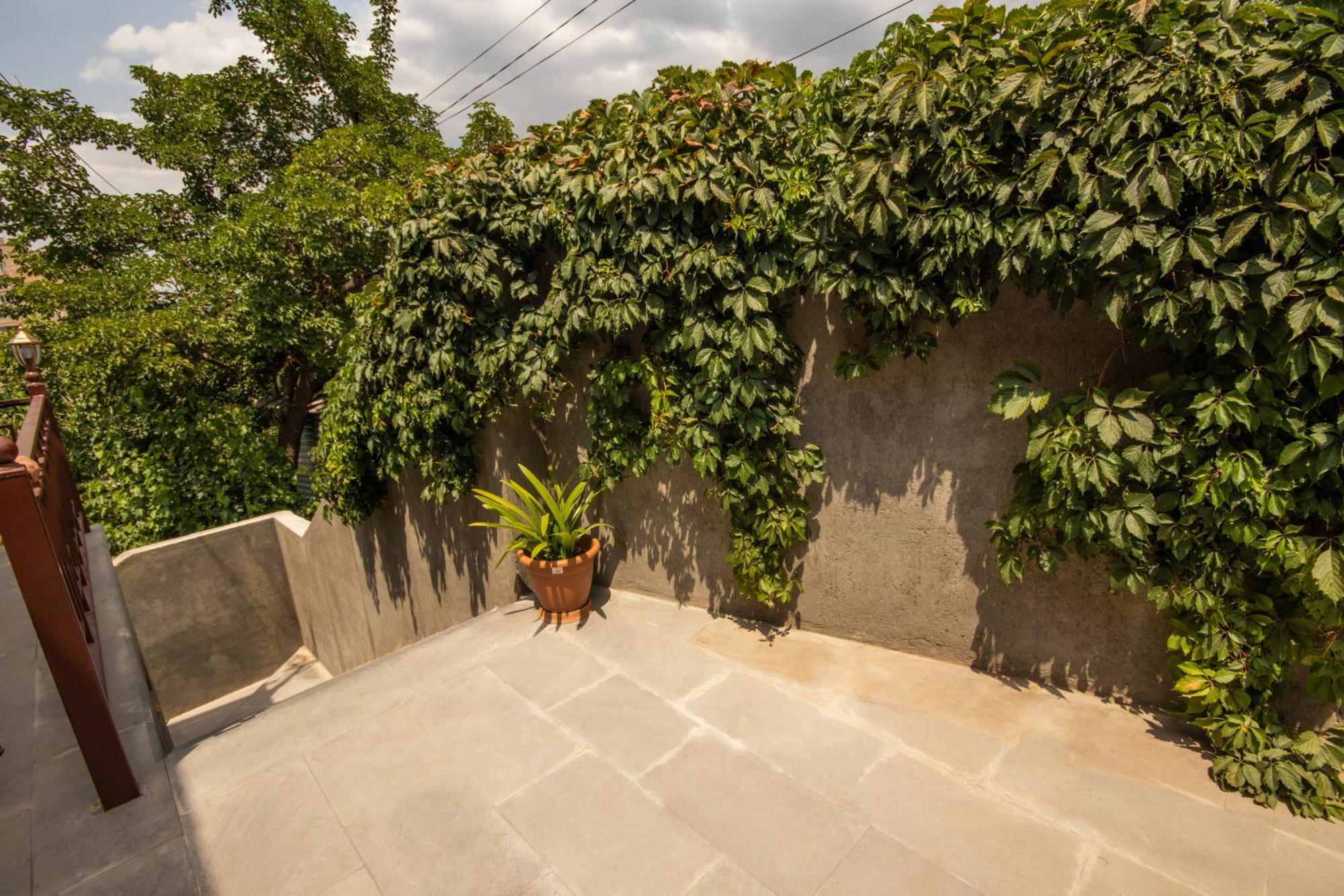 Hillside Guest House Yerevan Bagian luar foto